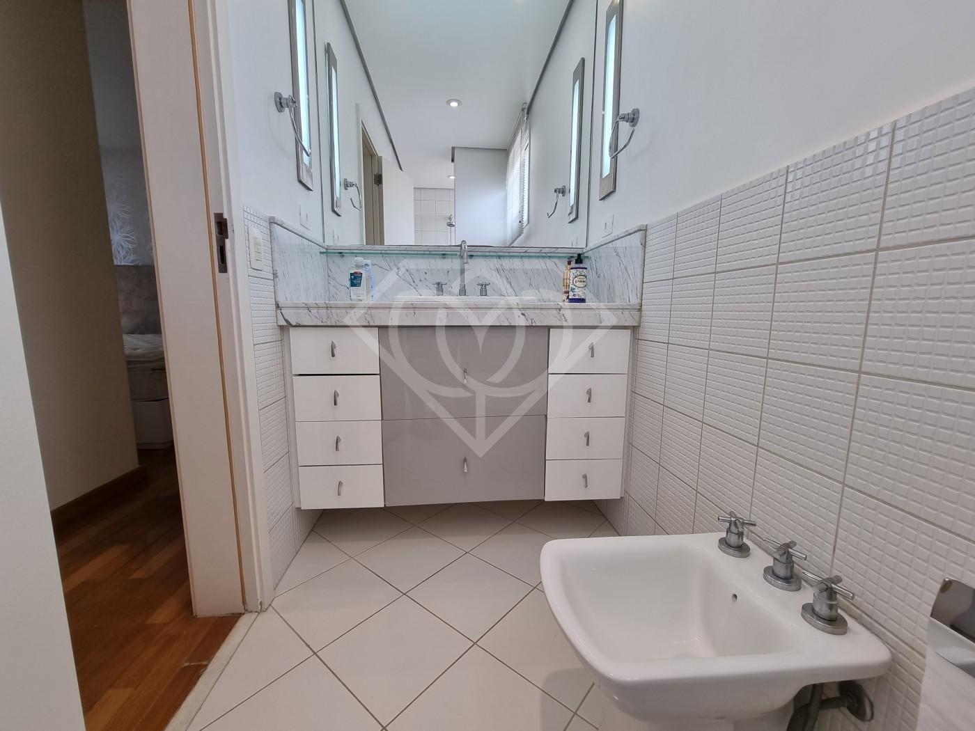 Apartamento, 3 quartos, 247 m² - Foto 11